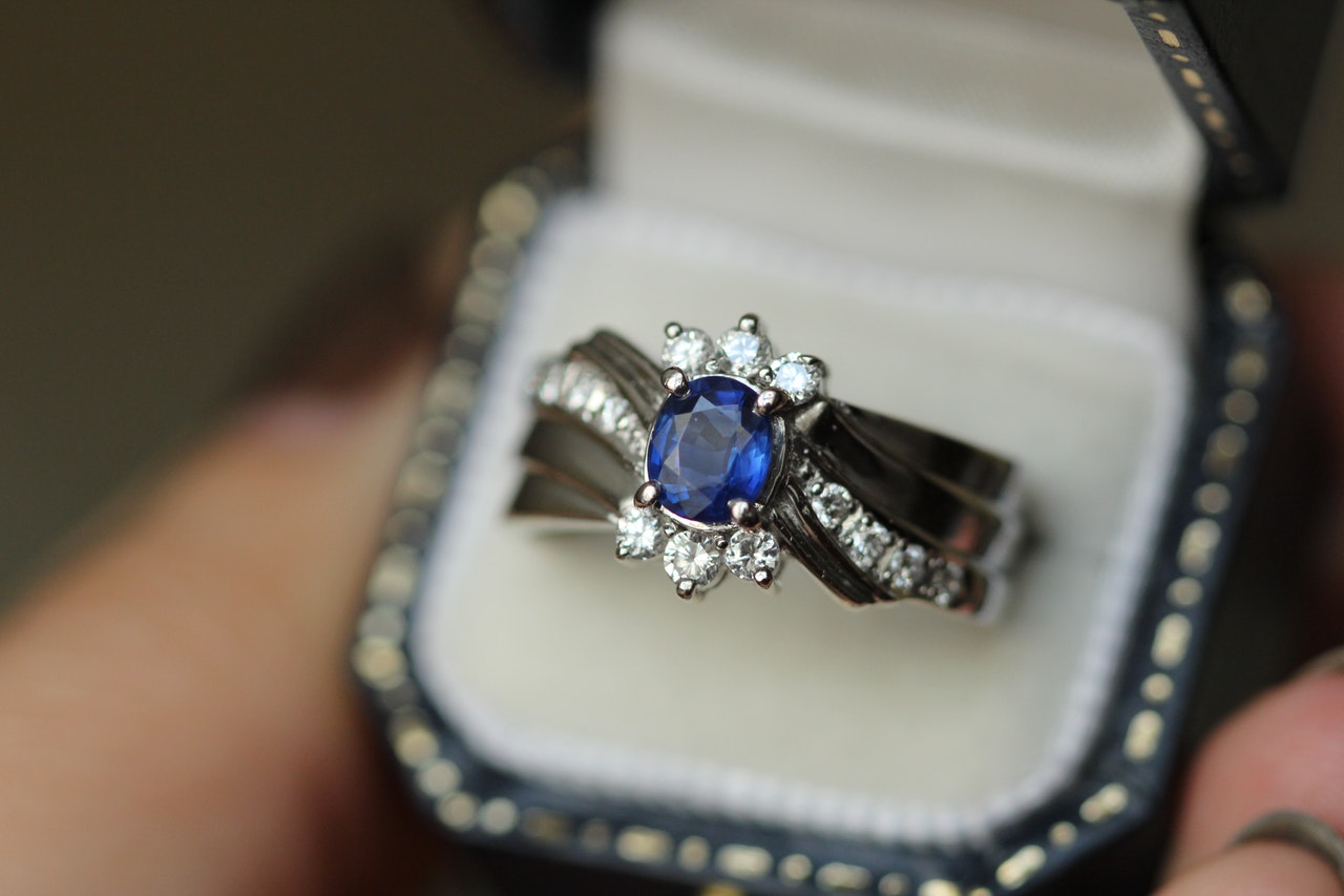 5 Great reasons spouses should customize Engagement Rings