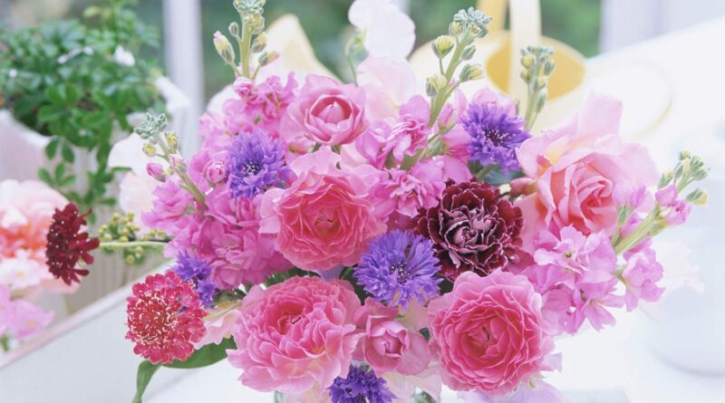 Order Flowers for a Special Event: Tips and Tricks for Choosing the Perfect Bouquet