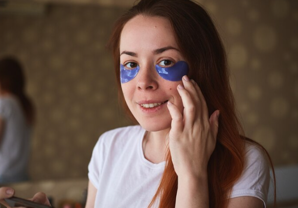 Why Eye Patches Should Be Part Of Your Skincare Routine